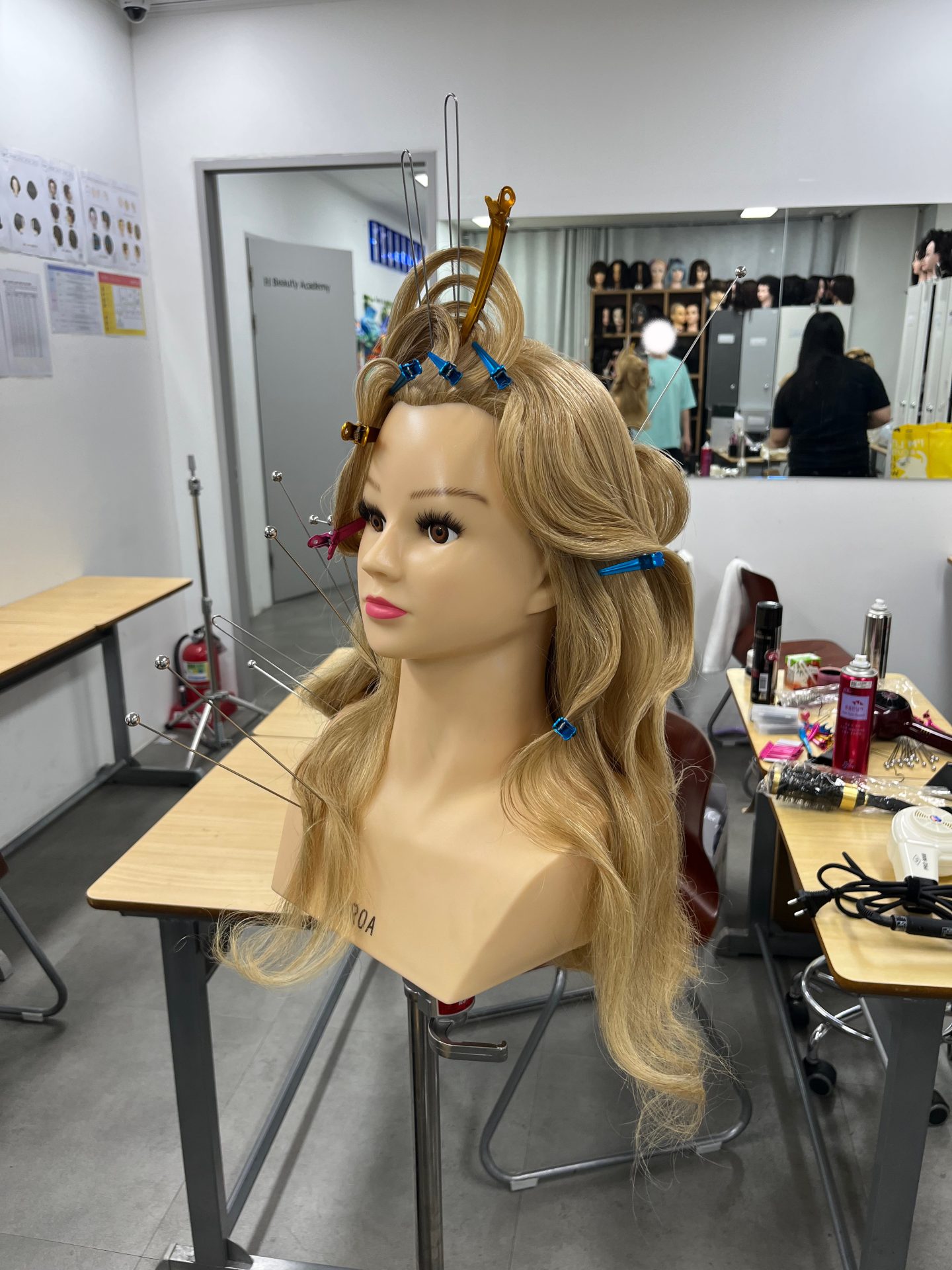 볼륨 웨이브 업스타일 사진 8